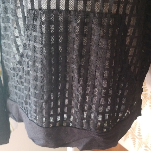 Black Sheer Yoga Top - Picture 2 of 5